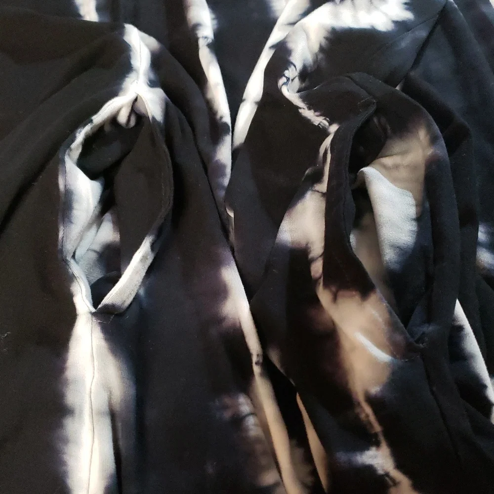 Mud Pie Black & White Vertical Stripes Tie-Dye Dress. Size: Large